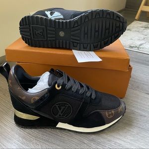 Luis Vuitton sneakers